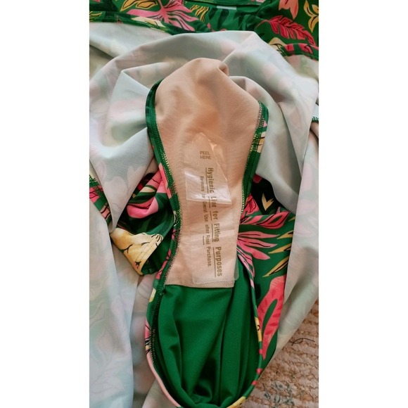 NWT Old Navy Green Floral Side Tie Swim Dress Built In Briefs Padded Vacation - Picture 10 of 14
